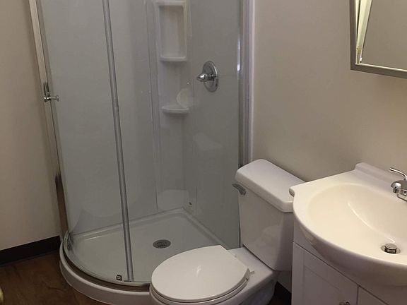 4th image of 559 S Main St APT 1