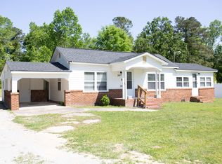 207 Mount Zion St, Lake Waccamaw, NC 28450