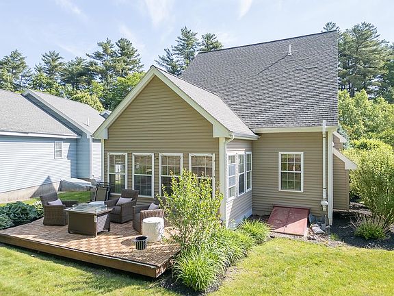 2nd image of 27 Hollow Ridge Drive #12