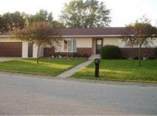 275 S Fremont St, Lewiston, MN 55952