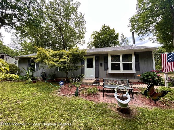 1st image of 155 Curtin Ave