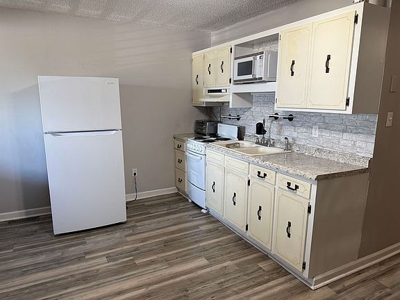 5th image of 2801 Terminal St Unit C