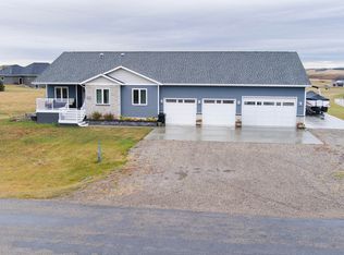 13849 Saddlehorn Dr, Bismarck, ND 58503