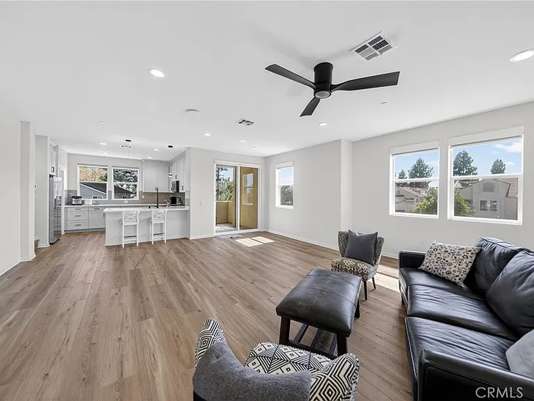 2410 E Agave St #9 — Photo 7