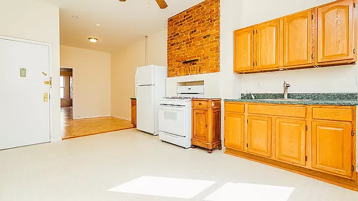 Rented by Friedman Mayer, LREB | media 10