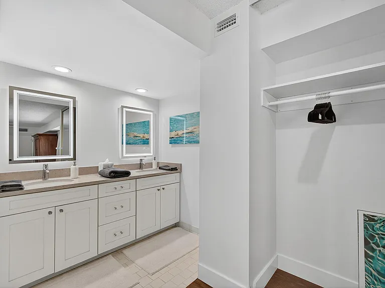 1700 Embassy Dr #103 — Photo 45