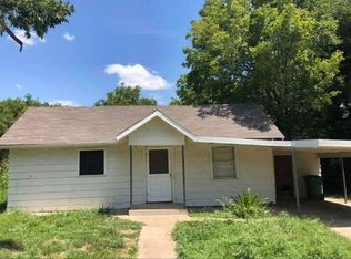 713 W Henry St, Hamilton, TX 76531