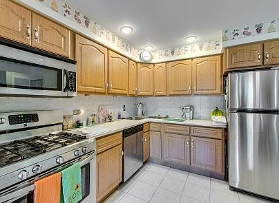 4th image of 16515 Oxford Dr #16515