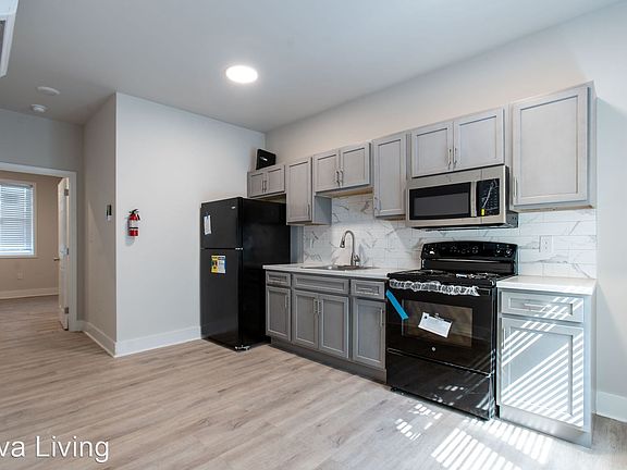 4th image of 2724 N Croskey St Floor 1