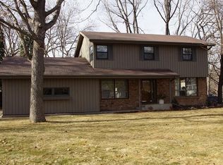 2002 17th St NW, New Brighton, MN 55112