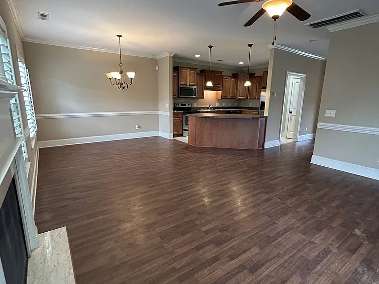 1629 Brook Hollow Dr #A — Photo 4