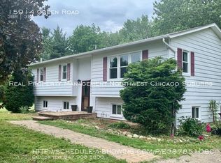 15914 Green Rd, Harvard, IL 60033