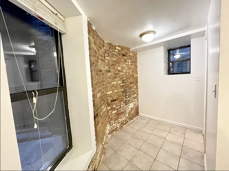 241 W 15th St #BSW — Photo 3