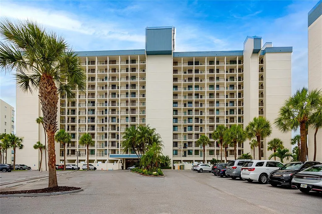 2 bed, 2.0 bath, 1180 sqft, $4,000 — Photo 2