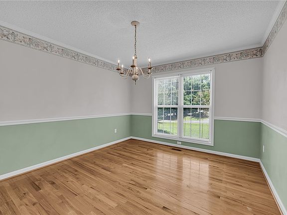 5th image of 301 Rick Kelley Ln