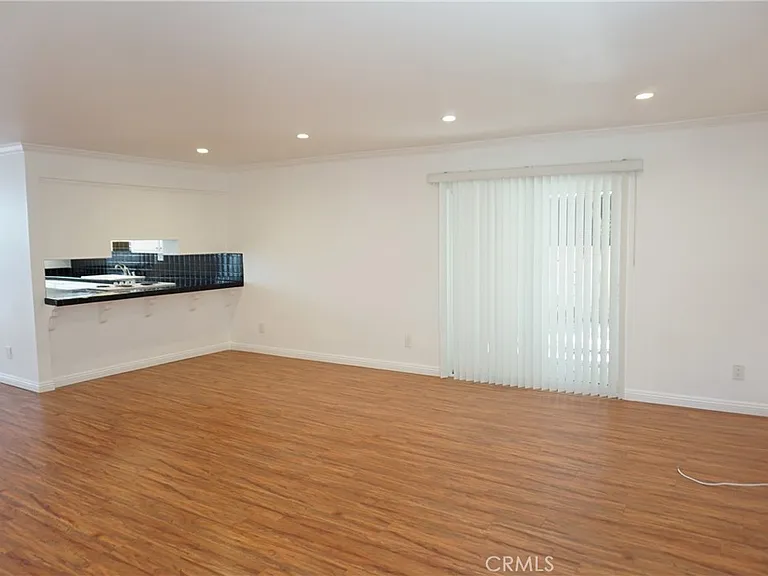 4610 Densmore Ave #20 — Photo 9