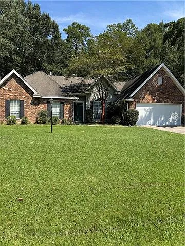 637 Apache Dr