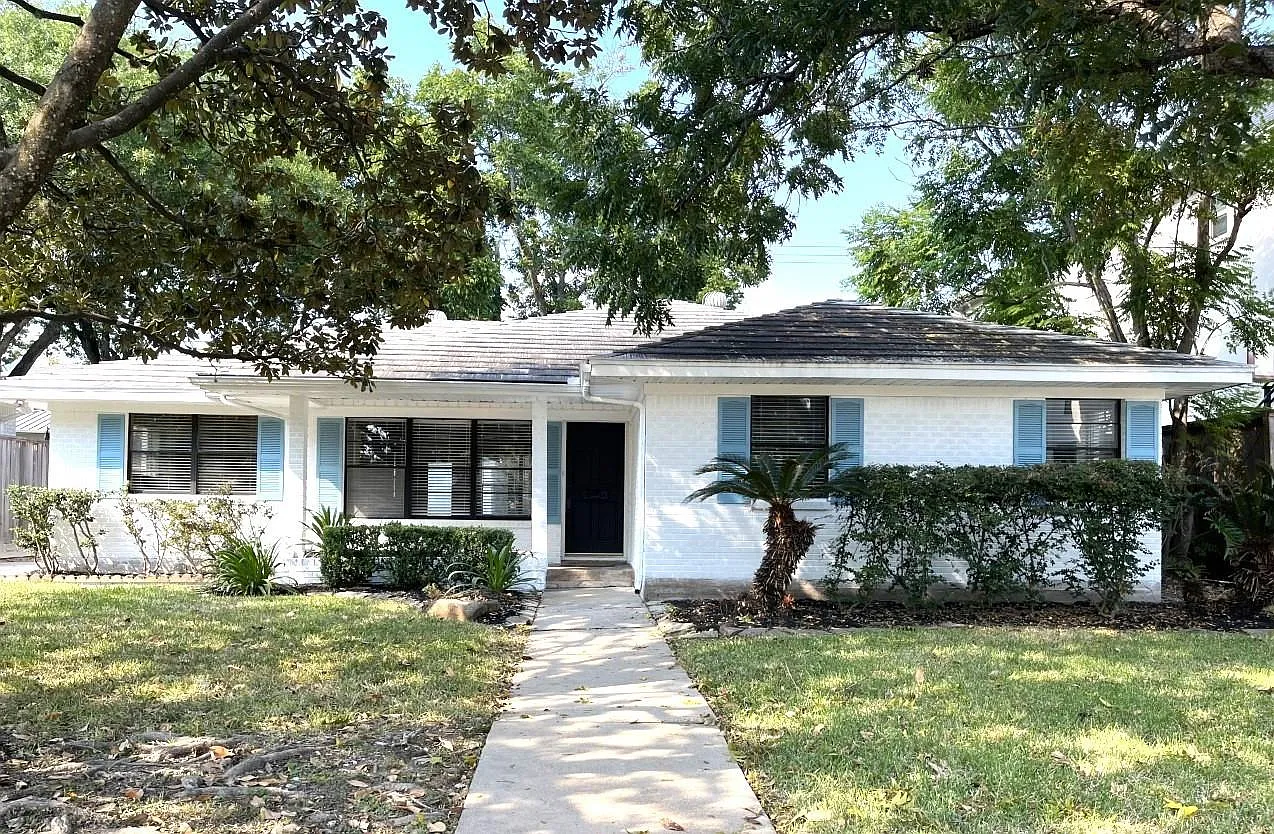 3 bed, 2.0 bath, 1824 sqft, $3,250 — Photo 1