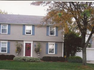 45944 Green Valley Rd, Plymouth, MI 48170