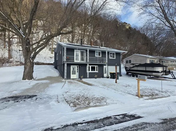 641 Bluff Street, Cassville, WI 53806