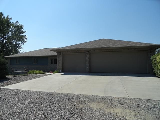 1st image of 2640 Shady Ln