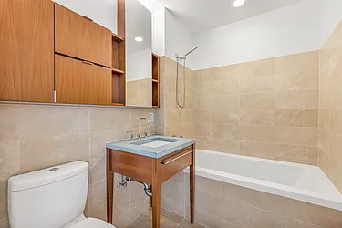 Rented by R New York