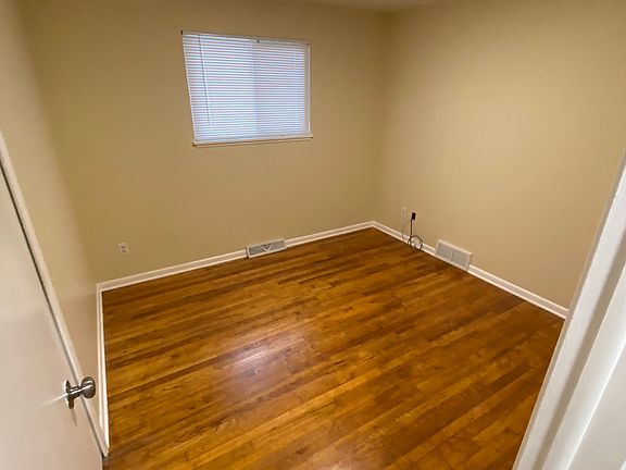 5th image of 8043 Wesley Dr