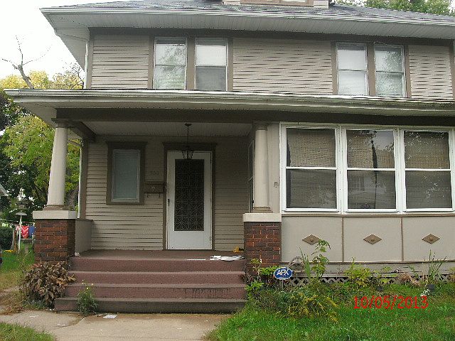 1st image of 933 S 21st St