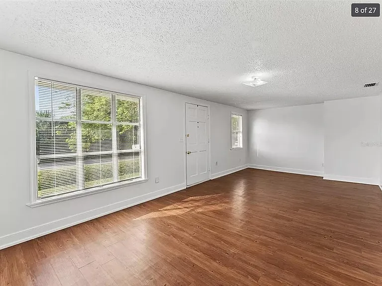 2515 Winston Ave — Photo 8
