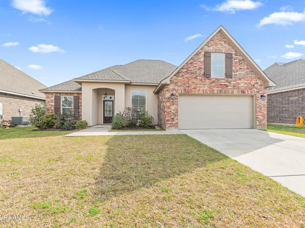105 Lillian St, Broussard, LA 70518