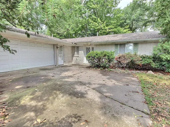 5215 Saint Joe Center Rd, Fort Wayne, IN 46835
