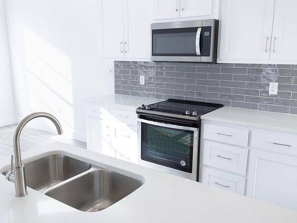 1st image of 2100 W Lowden St #2214