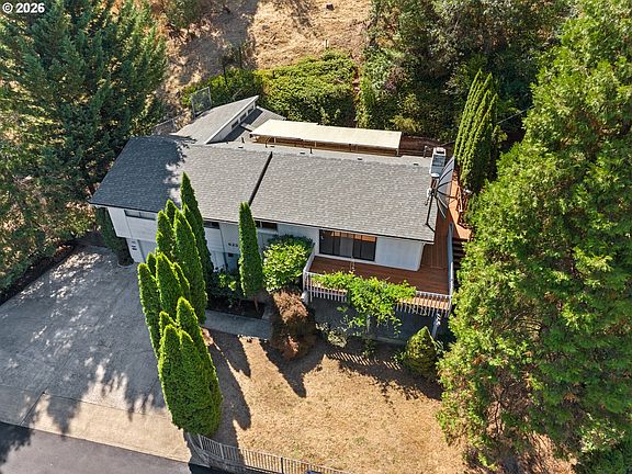 5th image of 623 Pioneer Way