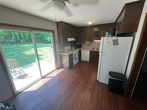 2nd image of 520 Ravenel Cir