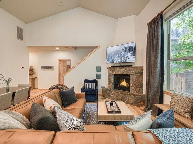 10559 Sara Bear Ln — Photo 4