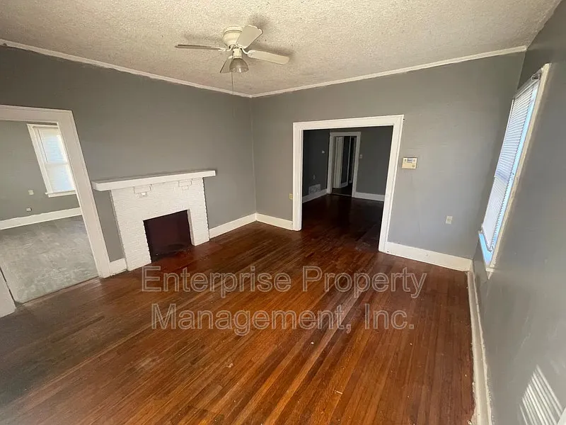 Studio, $1,200 — Photo 3