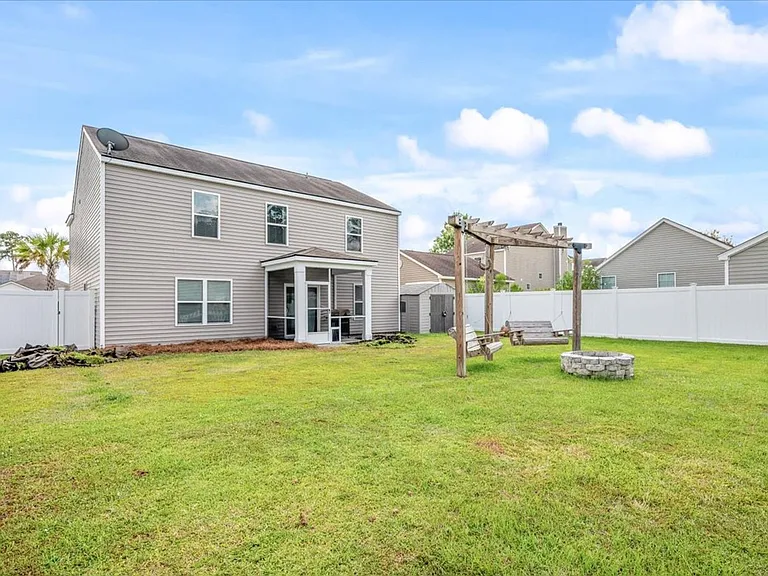 4 Gardenia Dr — Photo 34