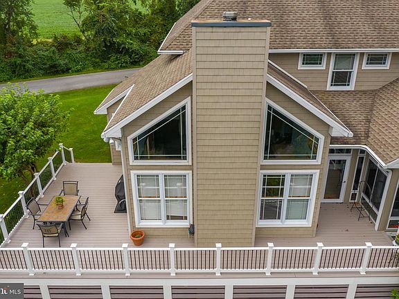 3rd image of 12 Southwood Shores Dr