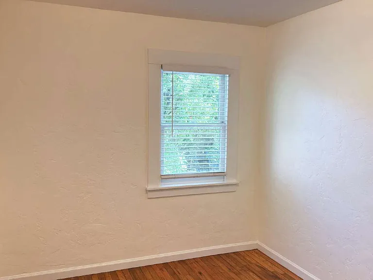 174 France St — Photo 12