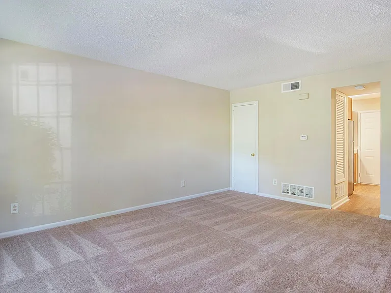 3267 Warringwood Dr — Photo 12