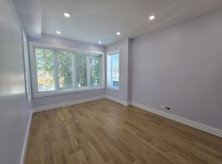 2807 W Touhy Ave #1, Chicago, IL 60645