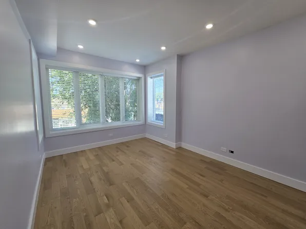 2807 W Touhy Ave #1, Chicago, IL 60645