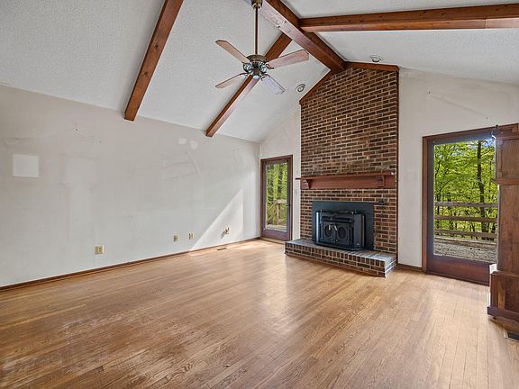 4th image of 3904 Maplefield Dr