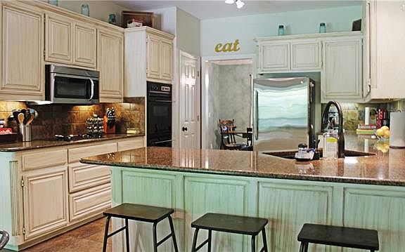 5th image of 818 Xavier Dr