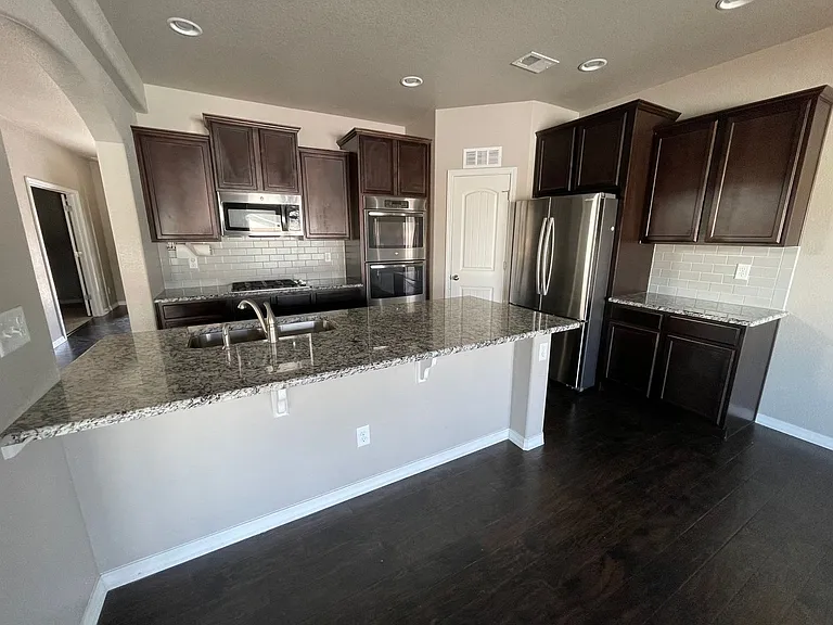 8126 Misty Moon Dr — Photo 6