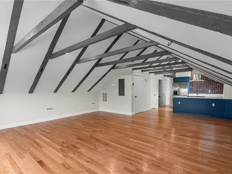 474 Thames St #3 — Photo 6