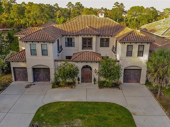 Front view of this breathtaking Lake Conroe waterfront home. This is a rare find at this price on Lake Conroe!