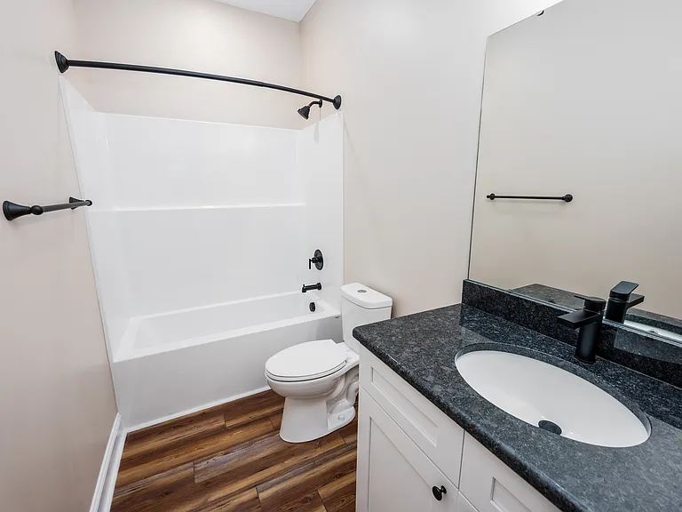 136 Macdonald Blvd — Photo 10