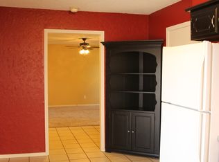 604 Oak Creek Dr, Yukon, OK 73099