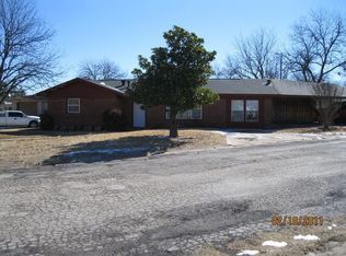 1113 W Dyer St, Breckenridge, TX 76424